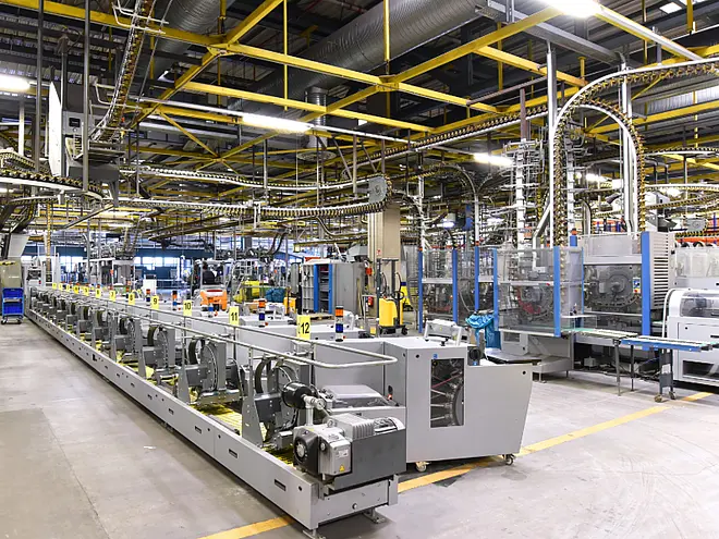 Industrieanlage mit komplexer Rohr- und Stahlkonstruktion – stellvertretend für die Anforderungen im Anlagenbau, digital gesteuert mit Pro-Bau/S® AddOne.